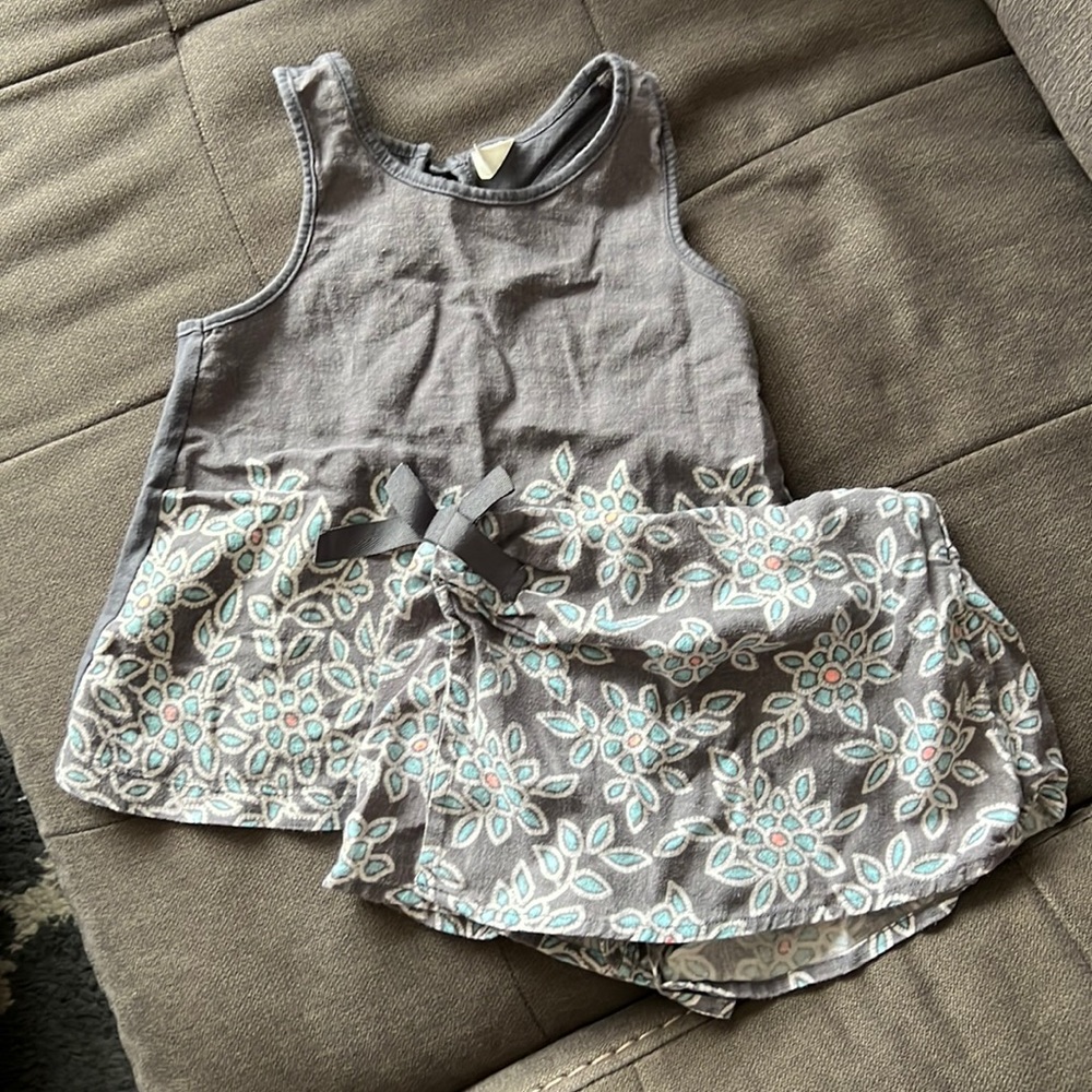 Girls skirt set